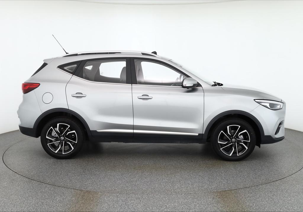 MG ZS 2023 г. Серебристый, пробег 45295 км