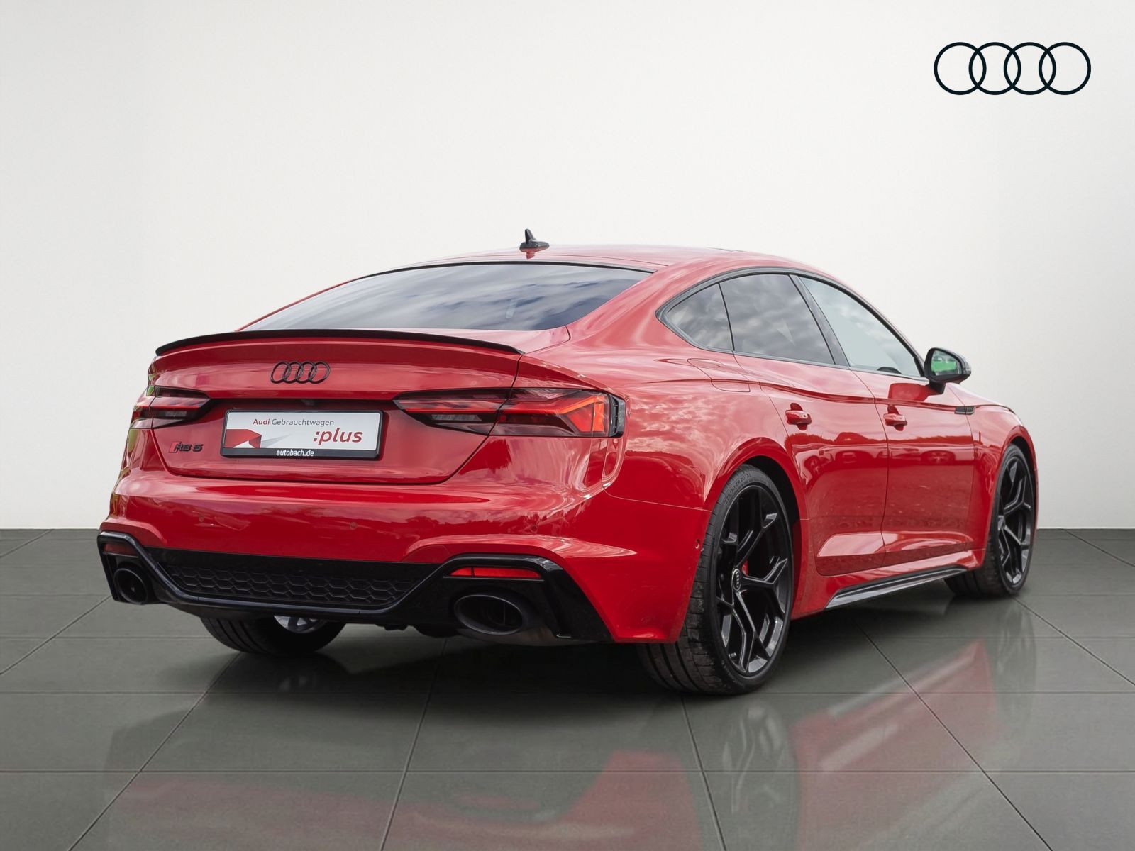 Audi RS5 2024 г. Красный, пробег 22170 км