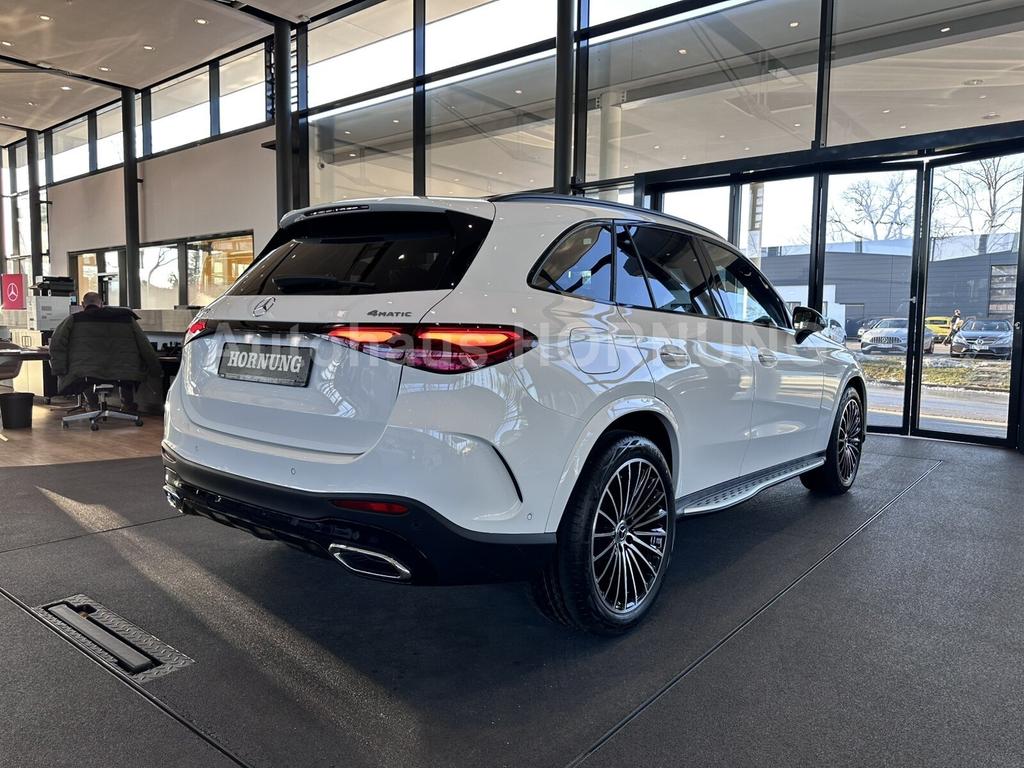 Mercedes-Benz GLC 200 2026 г. Белый, пробег 8100 км