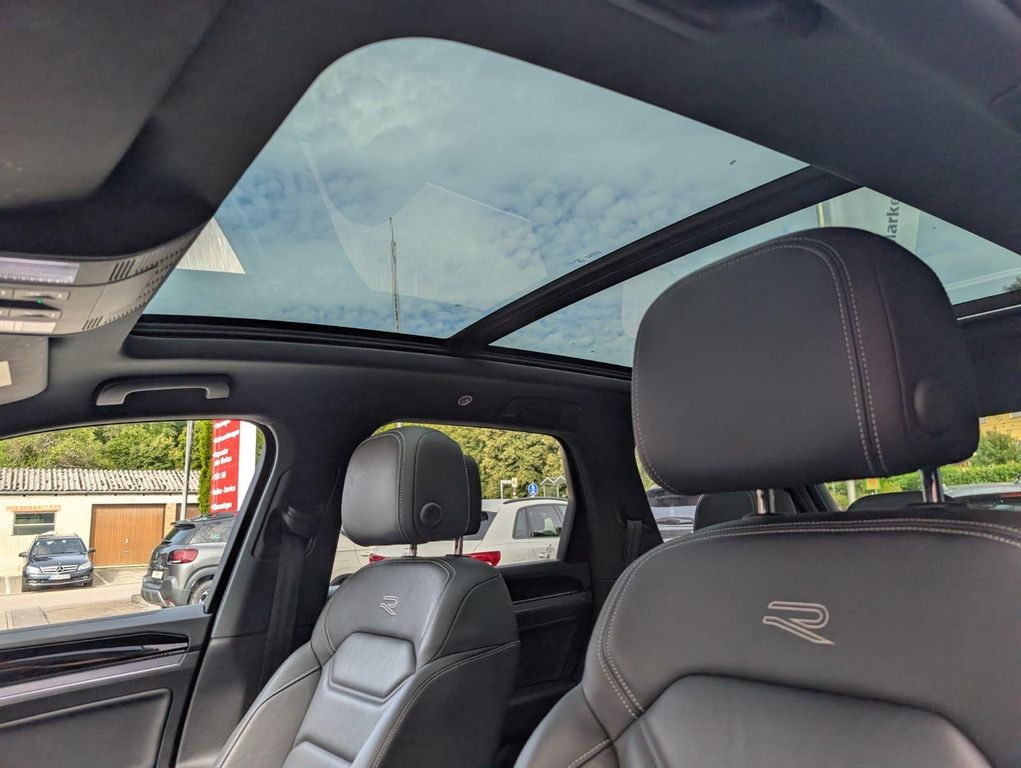 Volkswagen Touareg 2025 г. Серый, пробег 39990 км