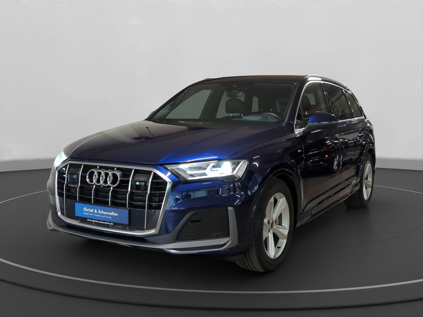 Audi Q7 2023 г. Синий, пробег 48650 км