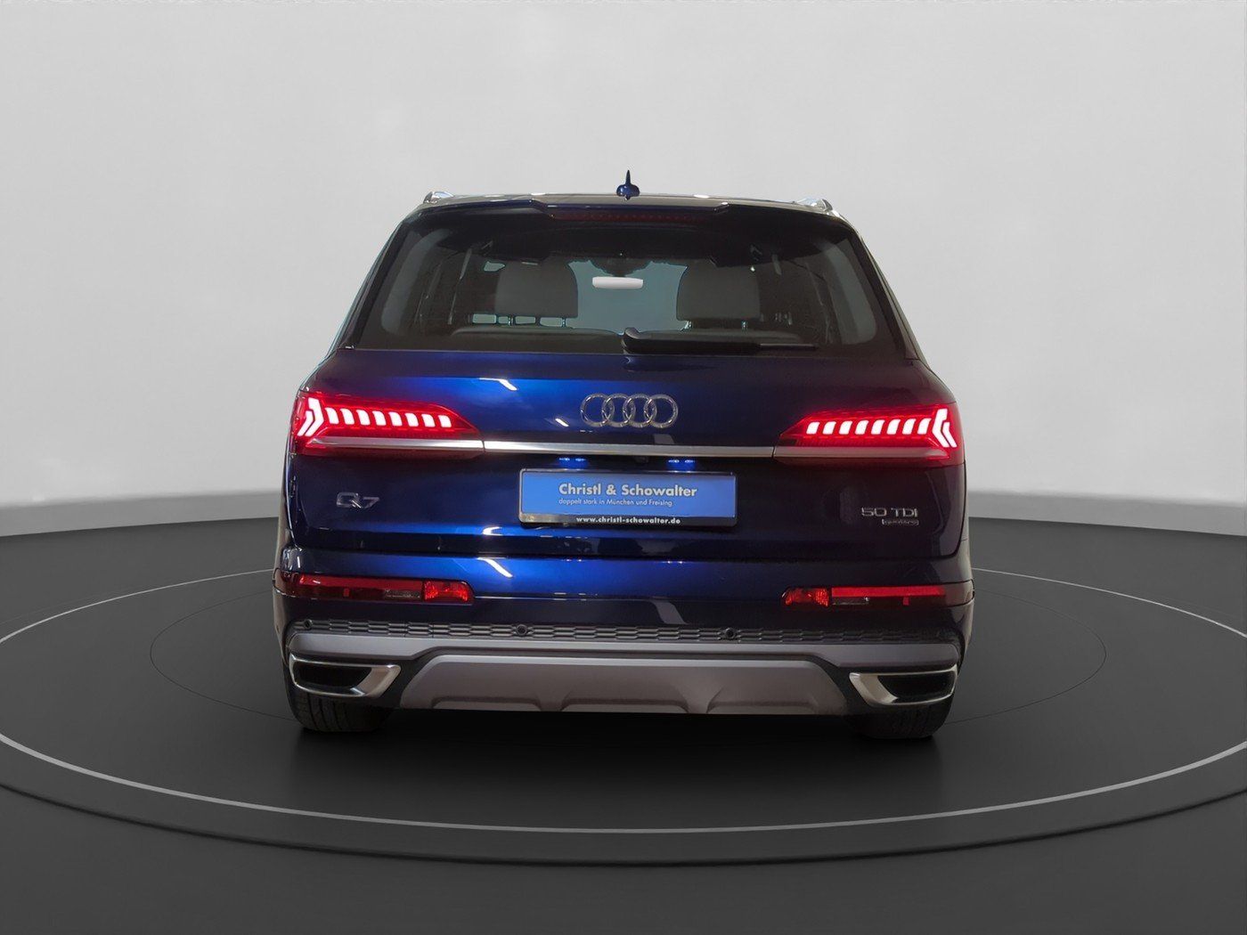 Audi Q7 2023 г. Синий, пробег 48650 км