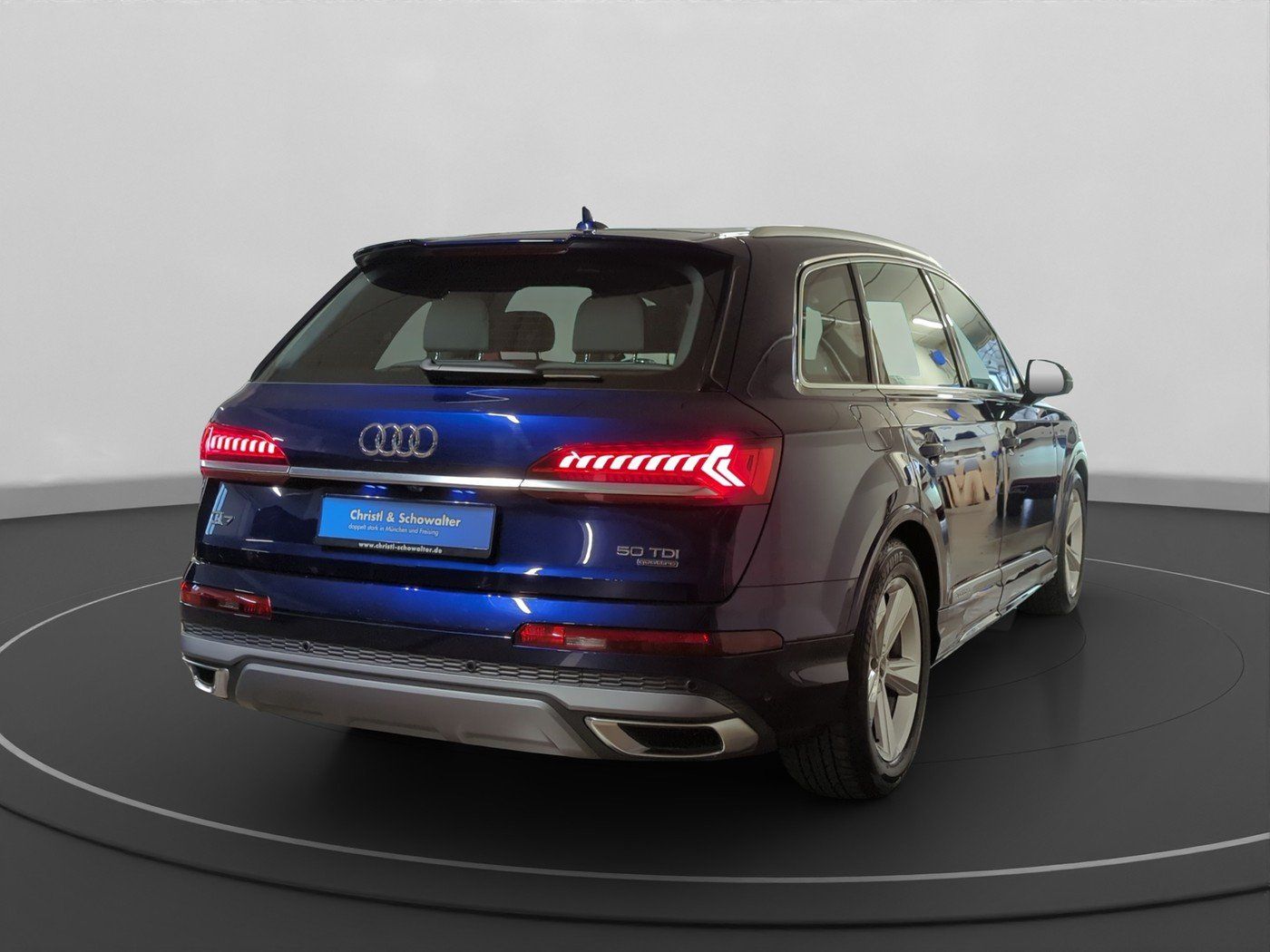 Audi Q7 2023 г. Синий, пробег 48650 км