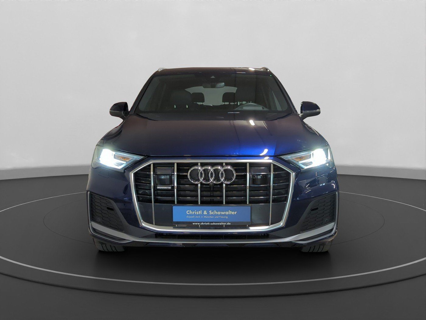 Audi Q7 2023 г. Синий, пробег 48650 км