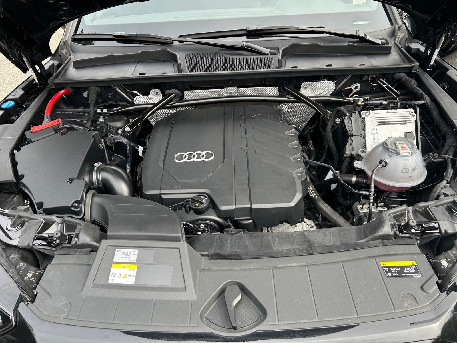 Audi Q5 2023 г. Чёрный, пробег 46080 км