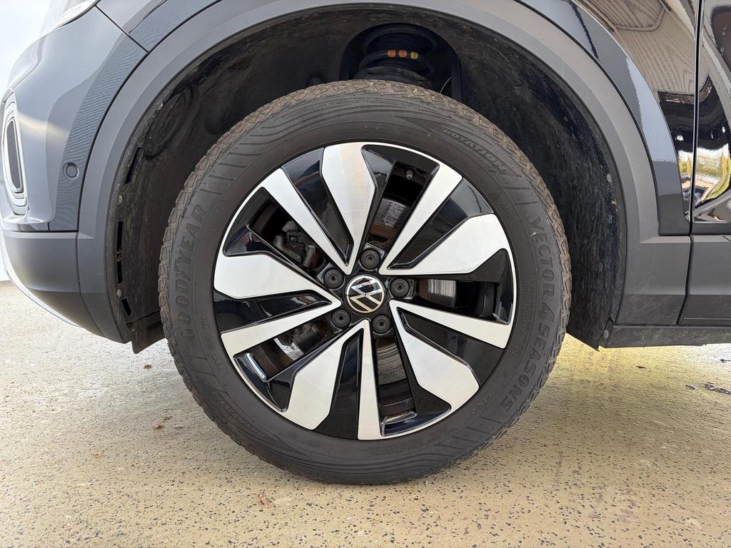 Volkswagen T-Roc 2024 г. Чёрный, пробег 54919 км