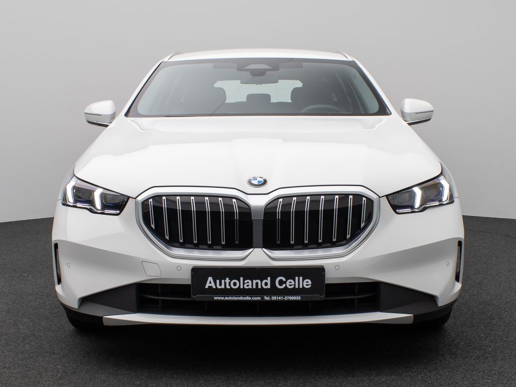 BMW 520 2024 г. Белый, пробег 49898 км