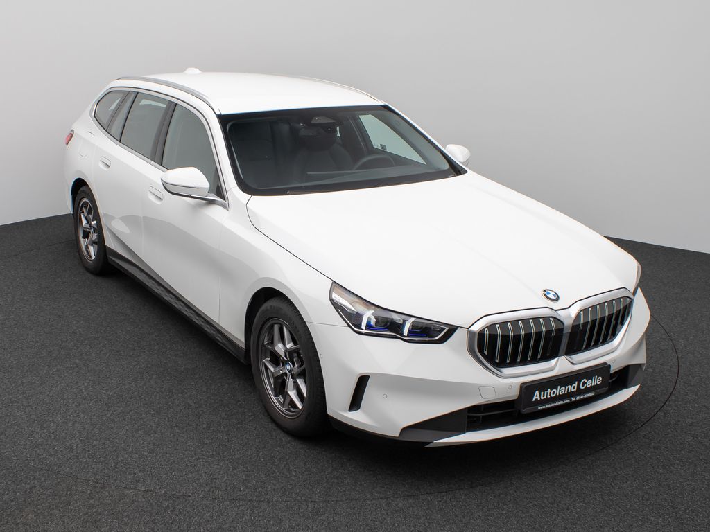 BMW 520 2024 г. Белый, пробег 49898 км
