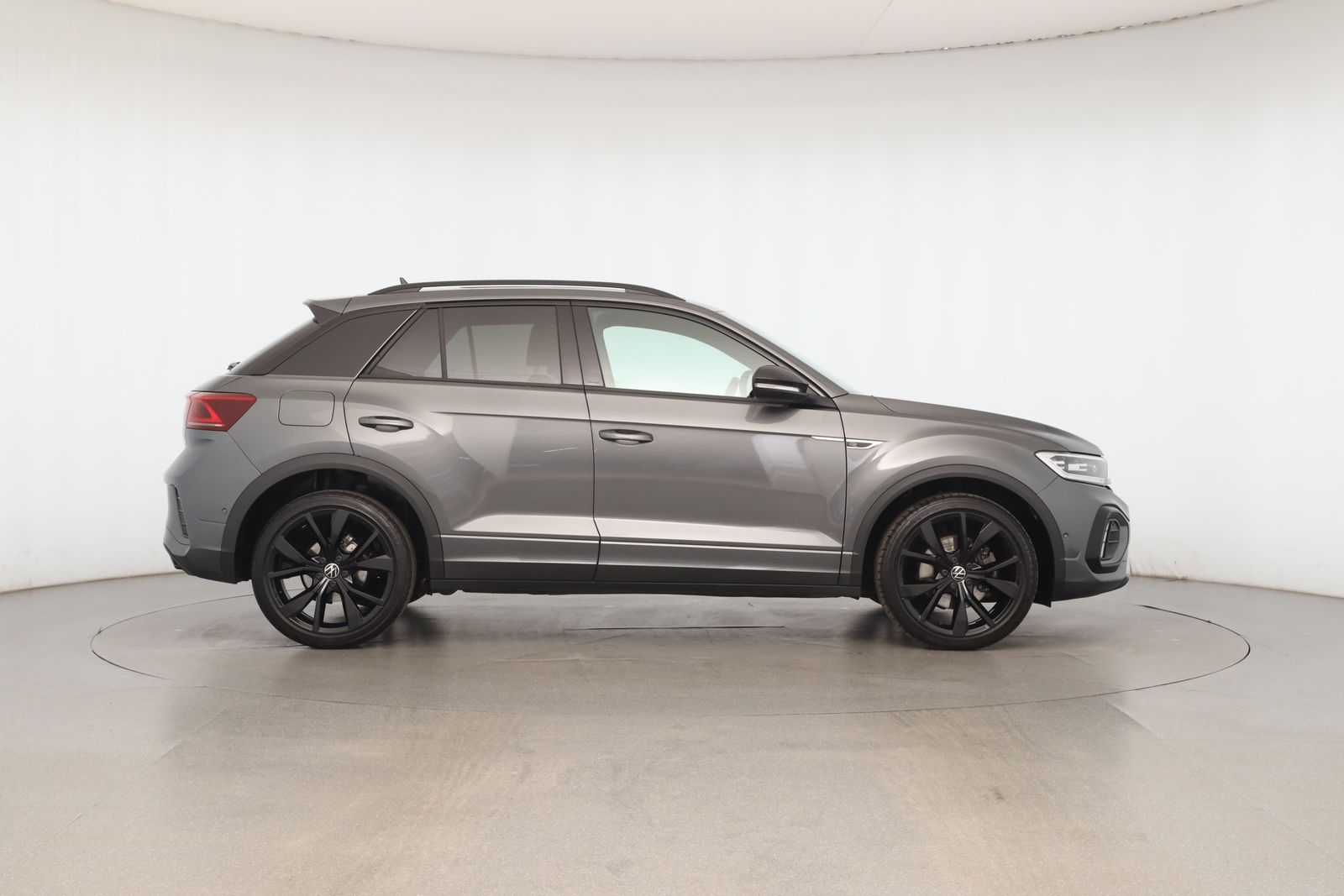 Volkswagen T-Roc 2022 г. Серый, пробег 33587 км
