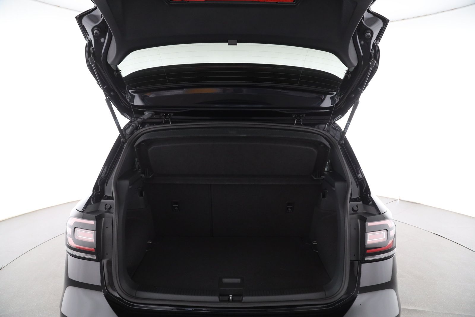 Volkswagen T-Cross 2022 г. Чёрный, пробег 19954 км