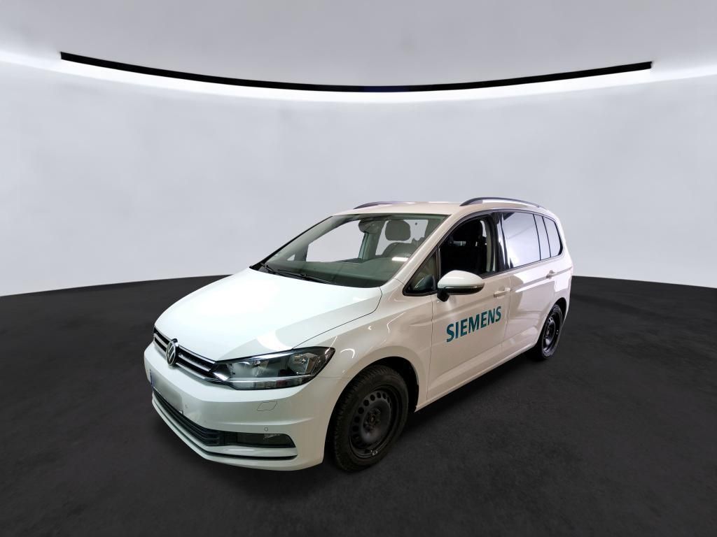 Volkswagen Touran 2023 г. Белый, пробег 48417 км