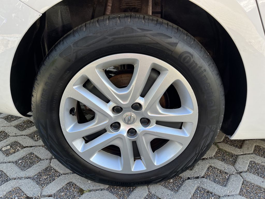 Opel Astra 2021 г. Белый, пробег 56577 км
