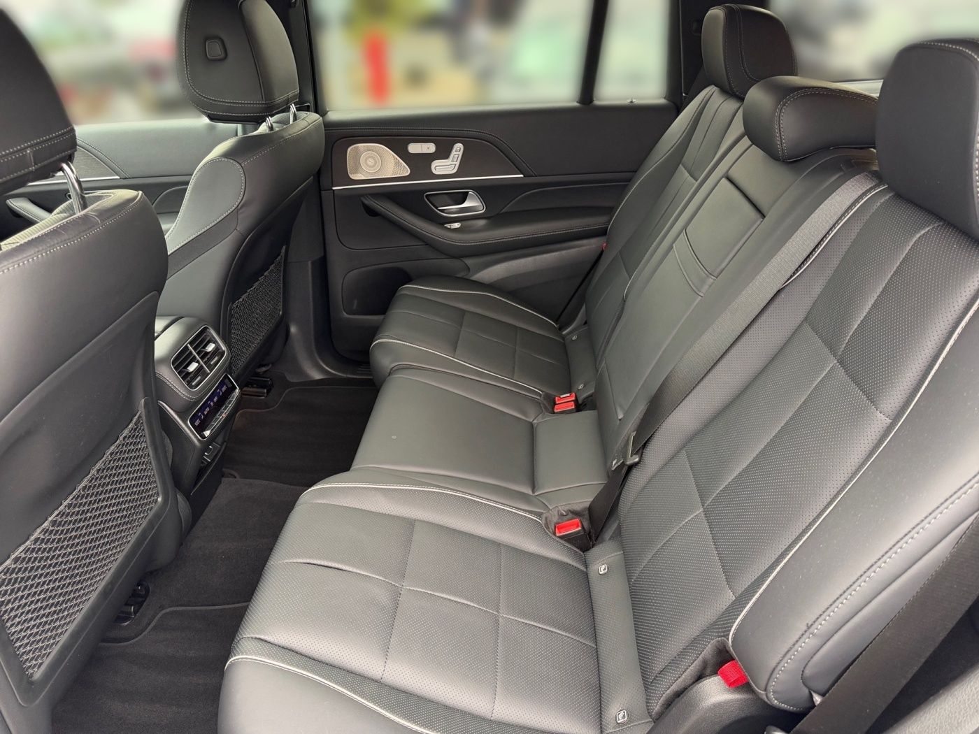 Mercedes-Benz GLS 400 2023 г. Белый, пробег 53572 км