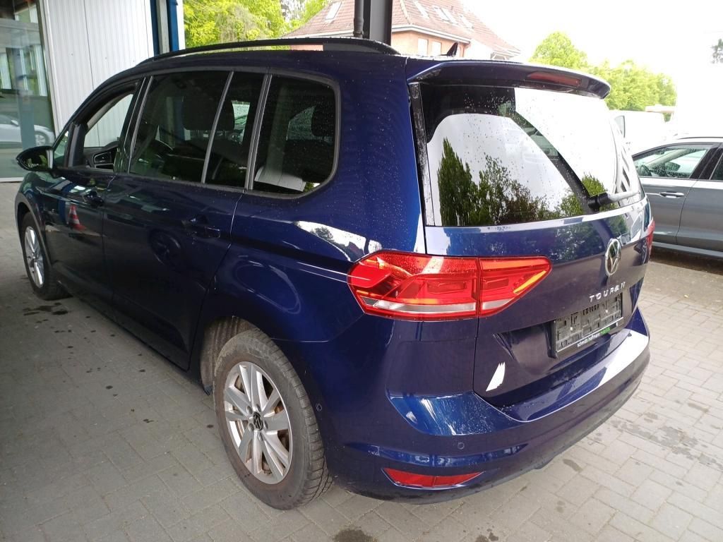 Volkswagen Touran 2022 г. Синий, пробег 20541 км