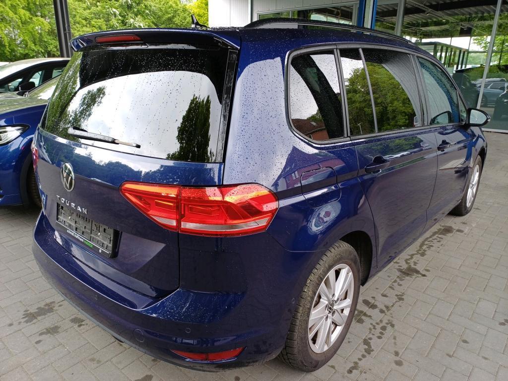 Volkswagen Touran 2022 г. Синий, пробег 20541 км