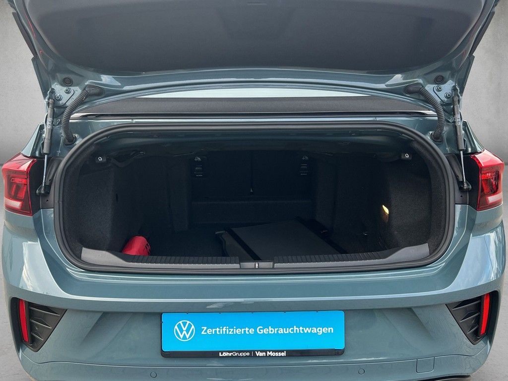 Volkswagen T-Roc 2023 г. Синий, пробег 32688 км