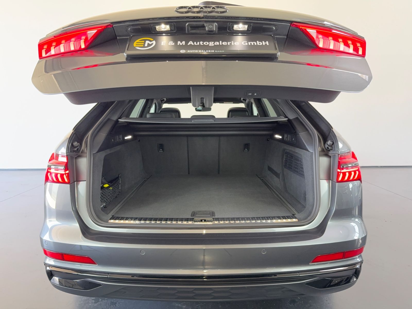 Audi A6 2024 г. Серый, пробег 37800 км