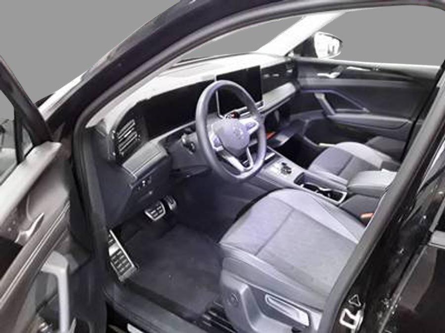 Volkswagen Tiguan 2025 г. Чёрный, пробег 23068 км