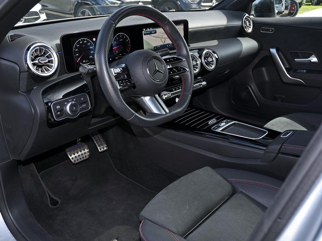 Mercedes-Benz A 200 2025 г. Серебристый, пробег 26278 км