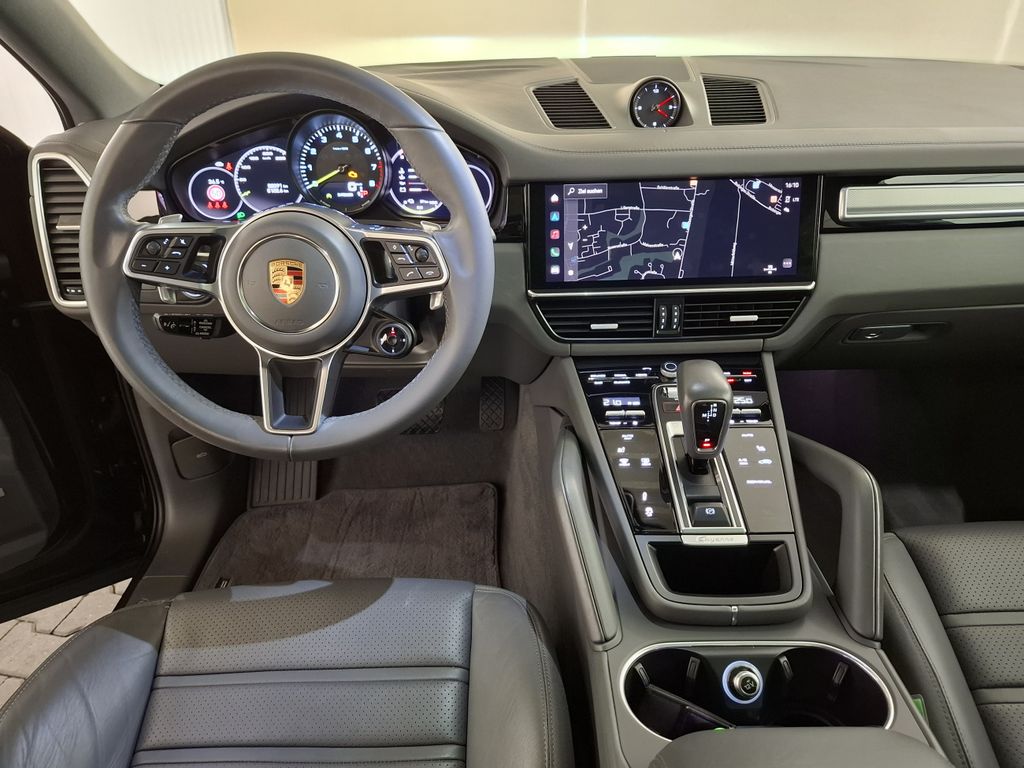 Porsche Cayenne 2026 г. Чёрный, пробег 58000 км