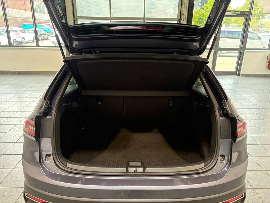 Volkswagen Taigo 2022 г. Серый, пробег 25194 км
