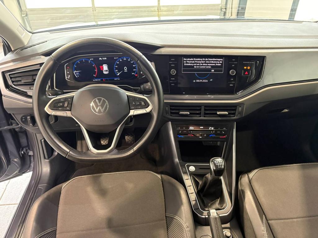 Volkswagen Taigo 2022 г. Серый, пробег 25194 км