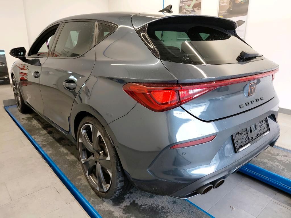 Cupra Leon 2023 г. Серый, пробег 38899 км