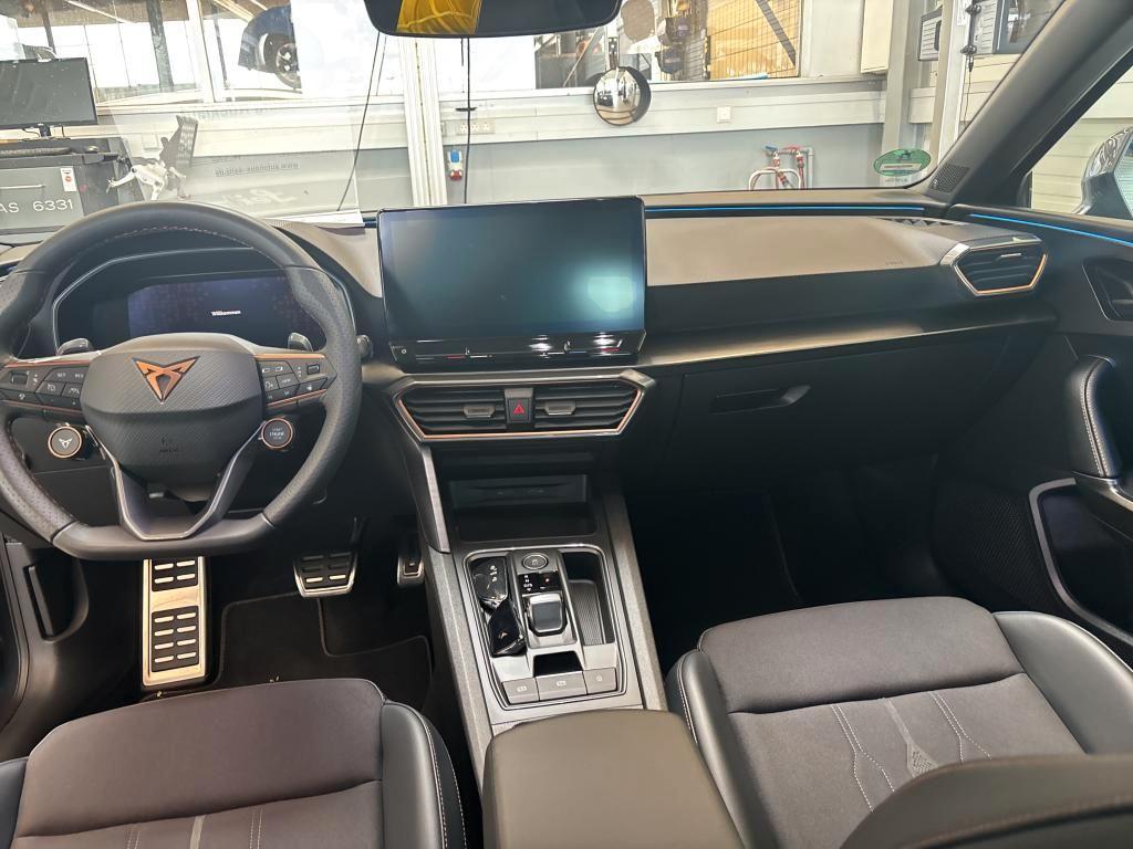 Cupra Leon 2023 г. Серый, пробег 40794 км