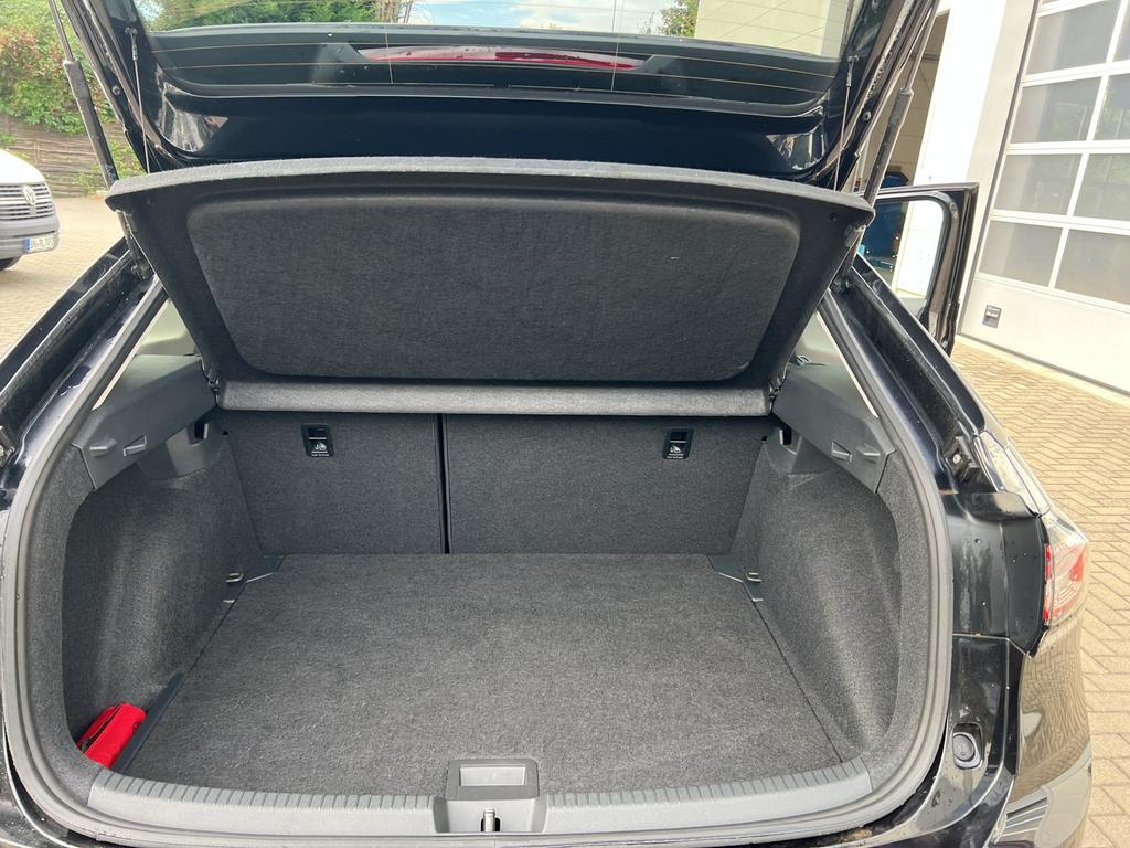 Volkswagen Taigo 2023 г. Чёрный, пробег 59939 км