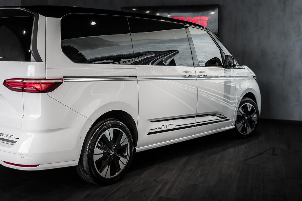 Volkswagen T7 MULTIVAN 2025 г. Белый, пробег 24000 км