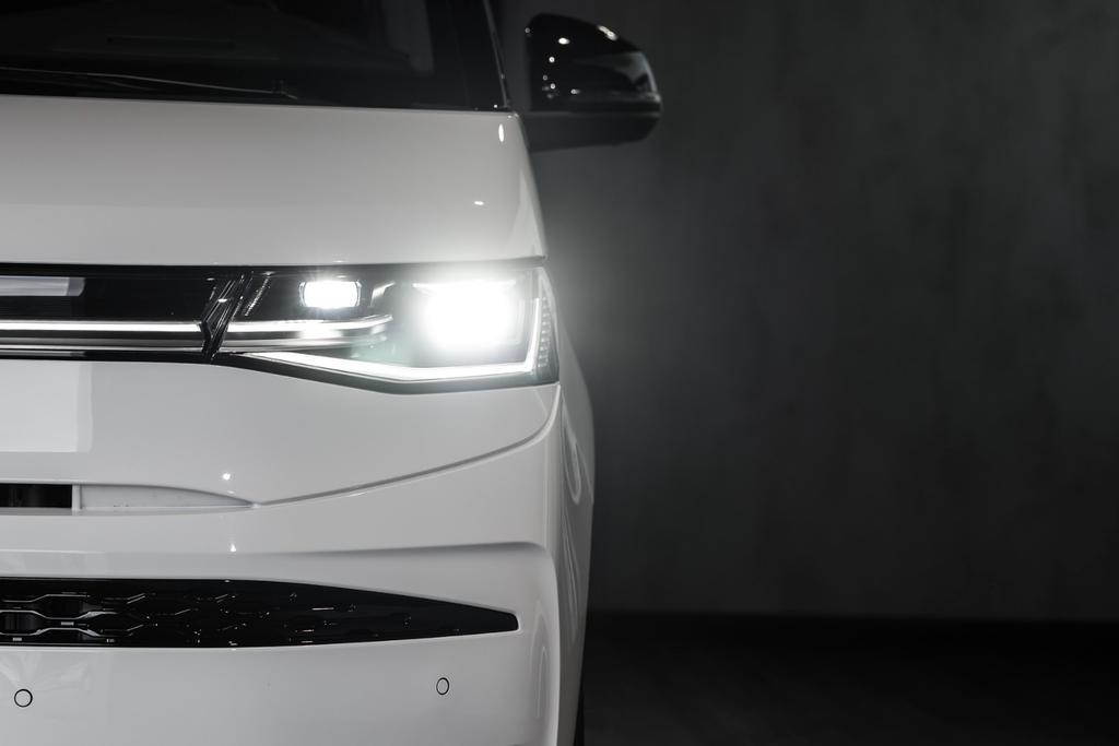 Volkswagen T7 MULTIVAN 2025 г. Белый, пробег 24000 км