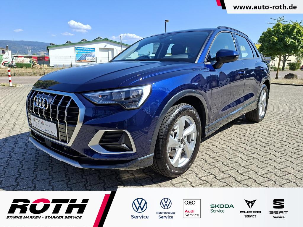 Audi Q3 2023 г. Синий, пробег 52130 км
