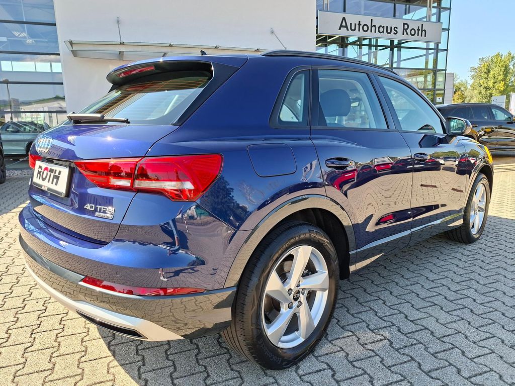 Audi Q3 2023 г. Синий, пробег 52130 км