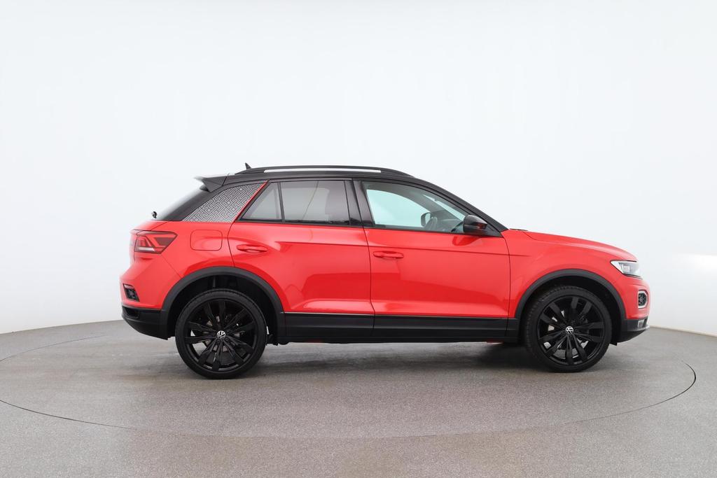 Volkswagen T-Roc 2022 г. Красный, пробег 31780 км