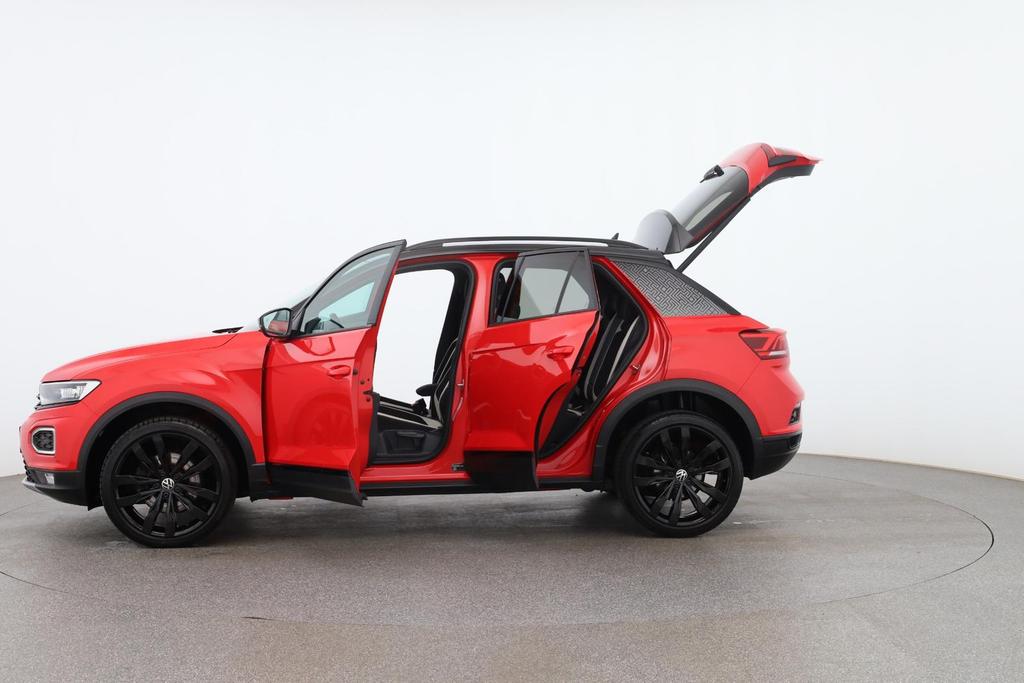 Volkswagen T-Roc 2022 г. Красный, пробег 31780 км