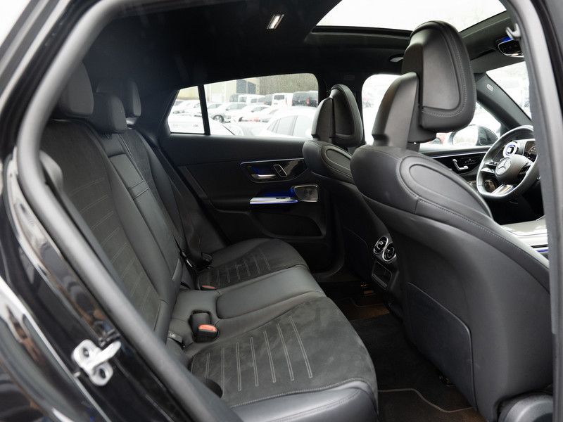 Mercedes-Benz GLC 200 2025 г. Чёрный, пробег 30283 км