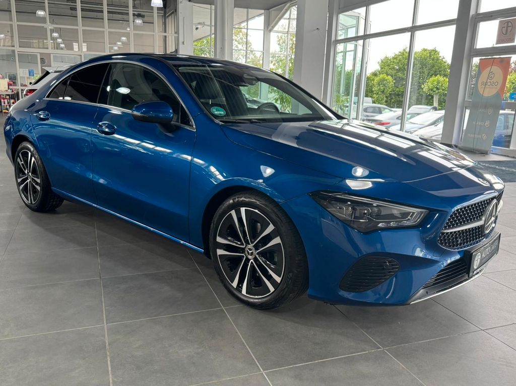 Mercedes-Benz CLA 200 2024 г. Синий, пробег 42000 км