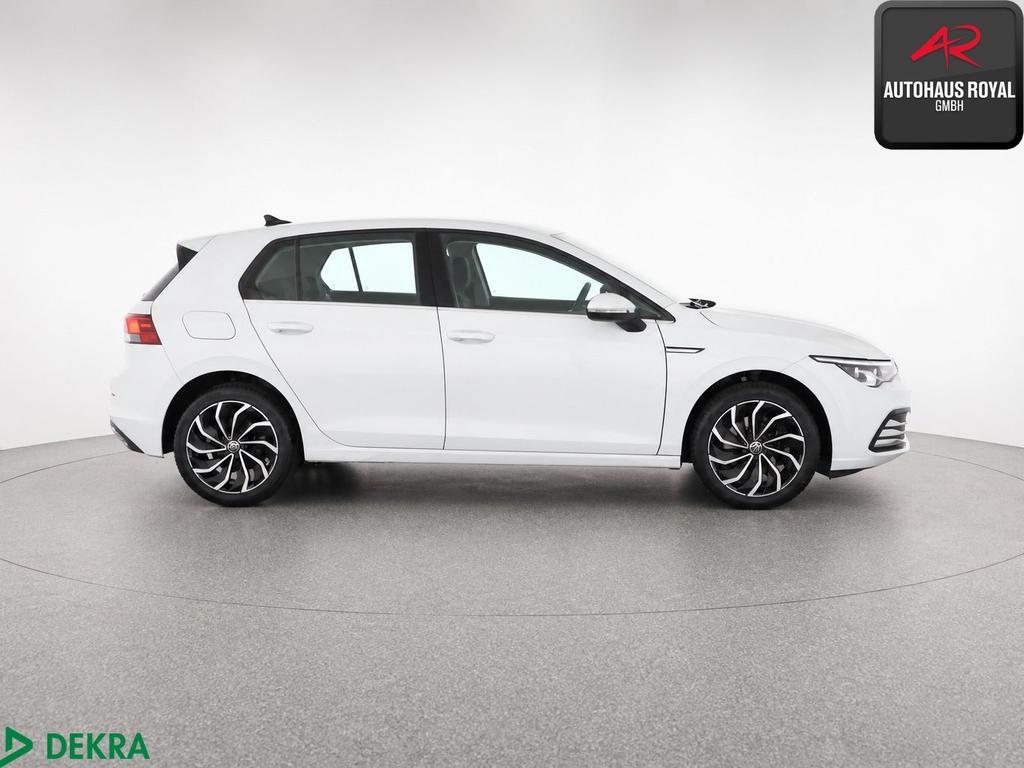 Volkswagen Golf 2024 г. Белый, пробег 21223 км