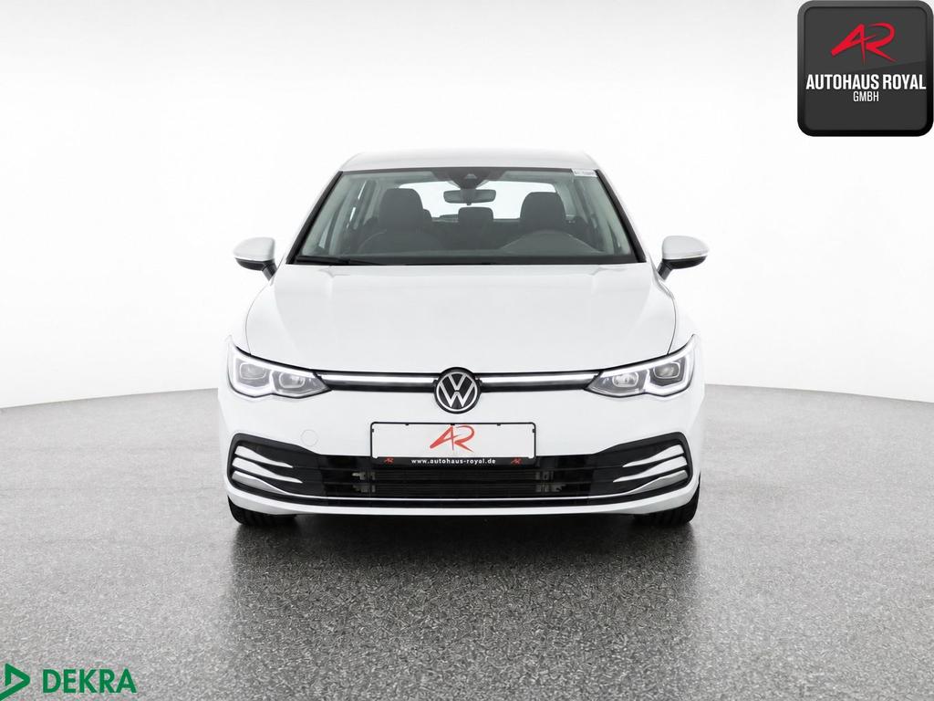 Volkswagen Golf 2024 г. Белый, пробег 21223 км