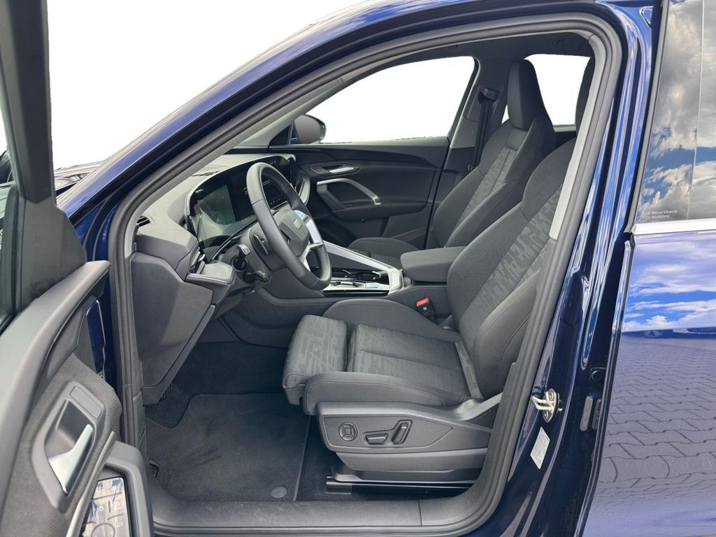 Audi Q5 2025 г. Синий, пробег 21166 км