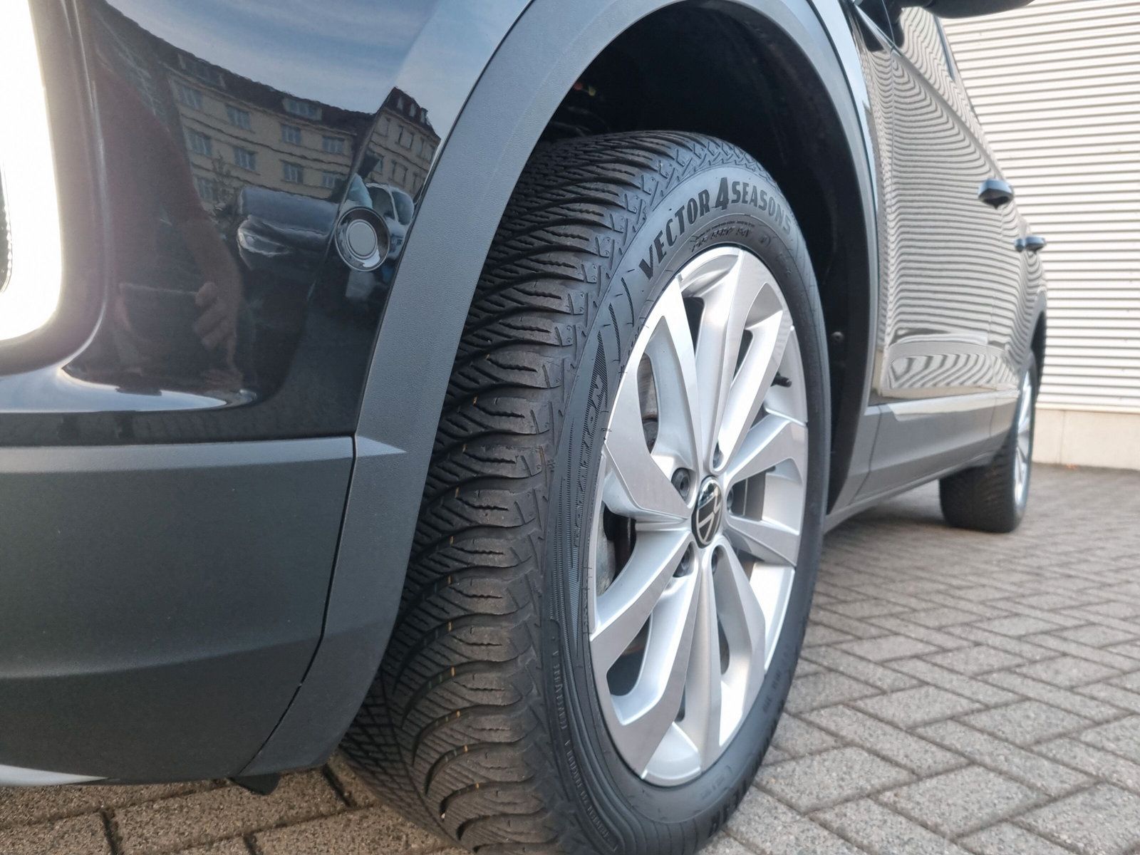 Volkswagen T-Roc 2025 г. Чёрный, пробег 14900 км
