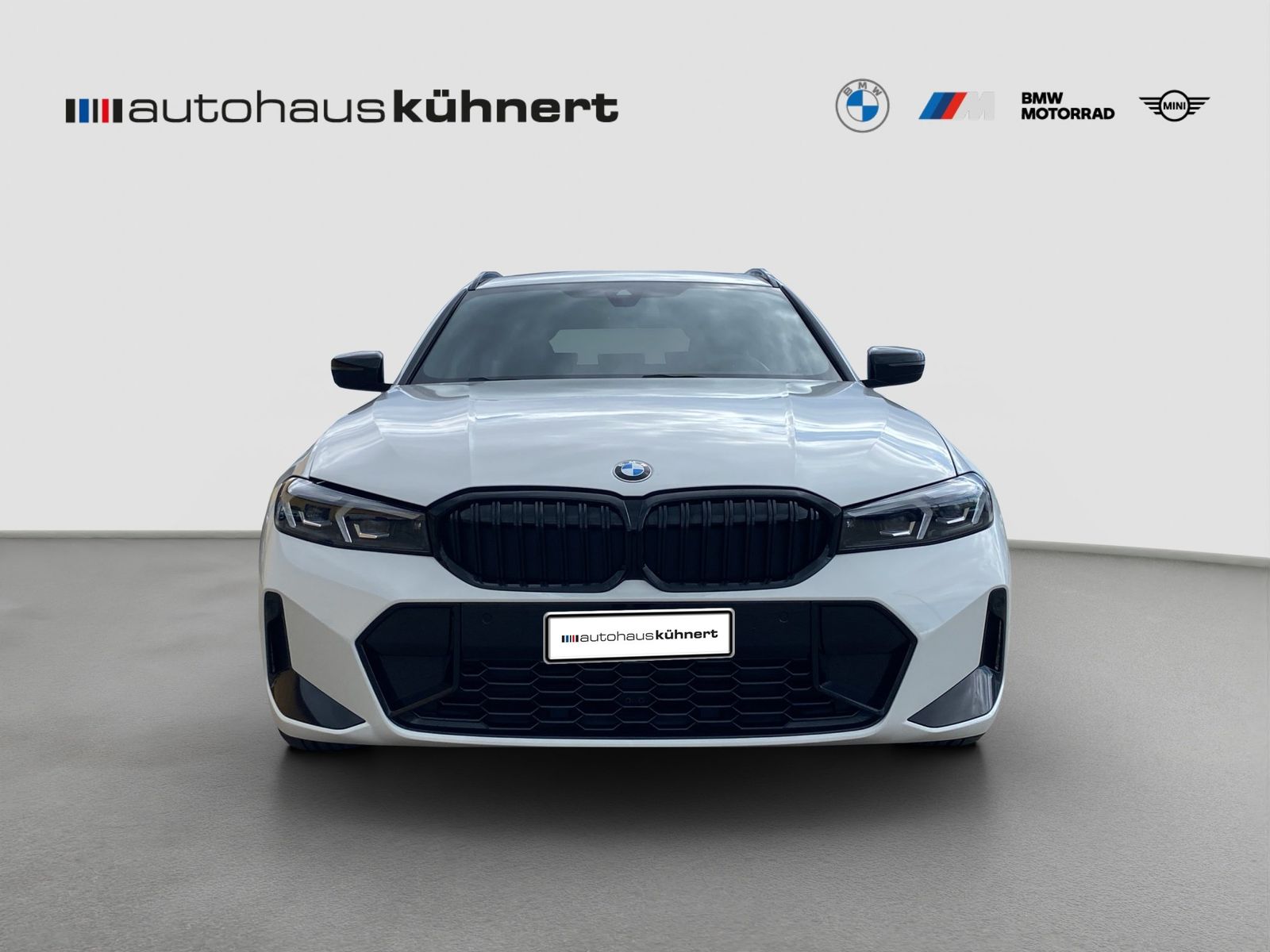 BMW 330 2023 г. Белый, пробег 43763 км