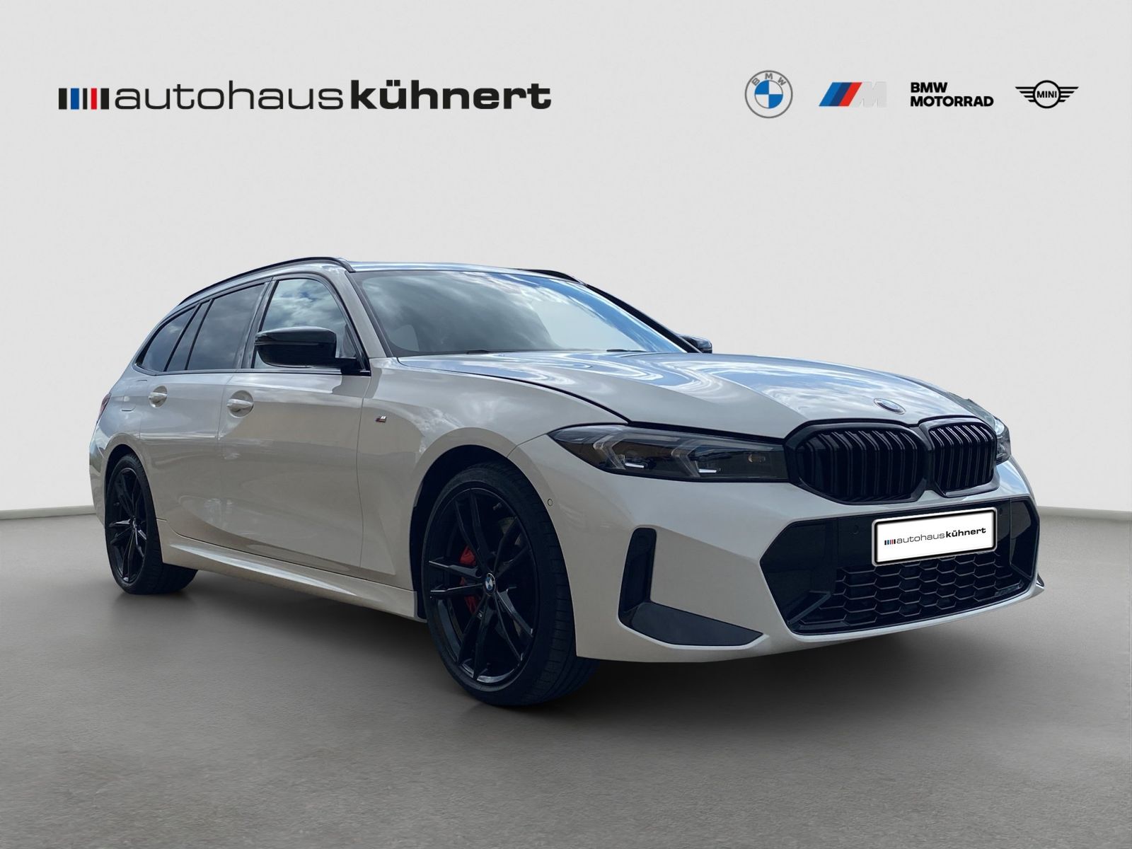 BMW 330 2023 г. Белый, пробег 43763 км