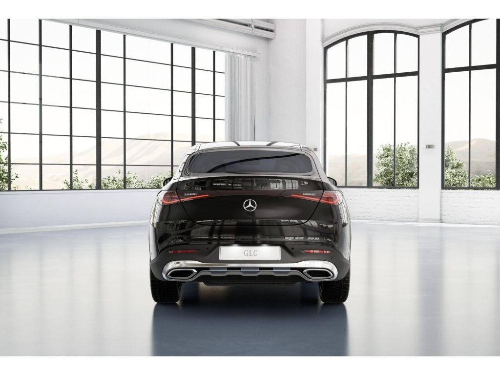 Mercedes-Benz GLC 200 2023 г. Чёрный, пробег 18804 км