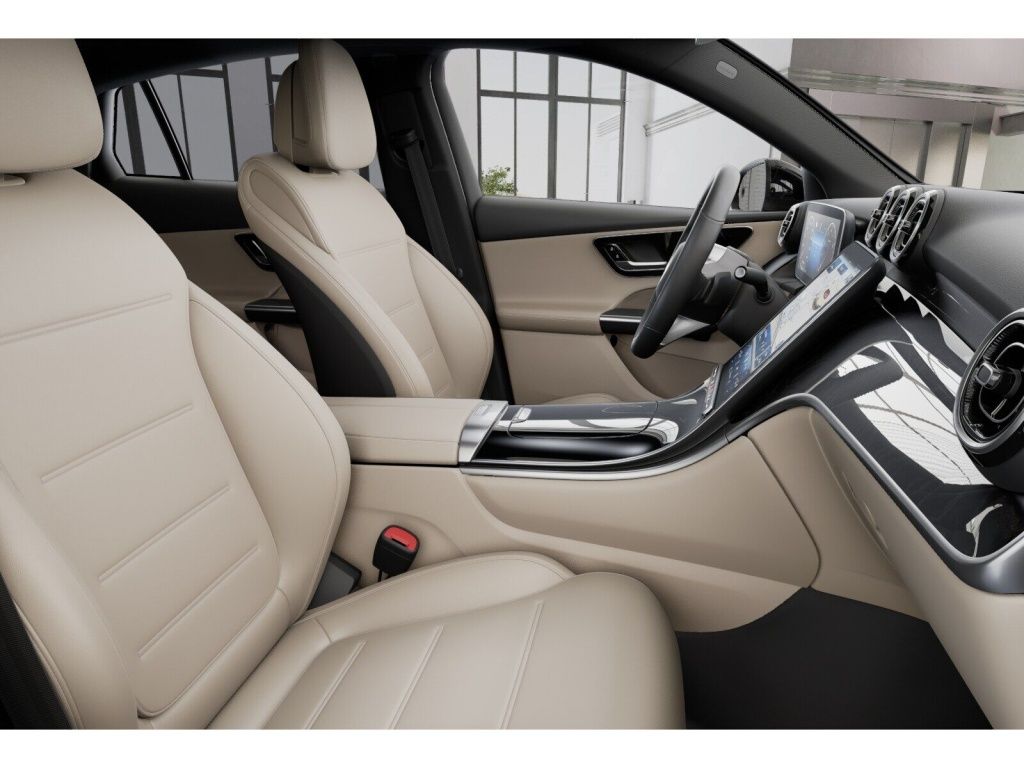 Mercedes-Benz GLC 200 2023 г. Чёрный, пробег 18804 км