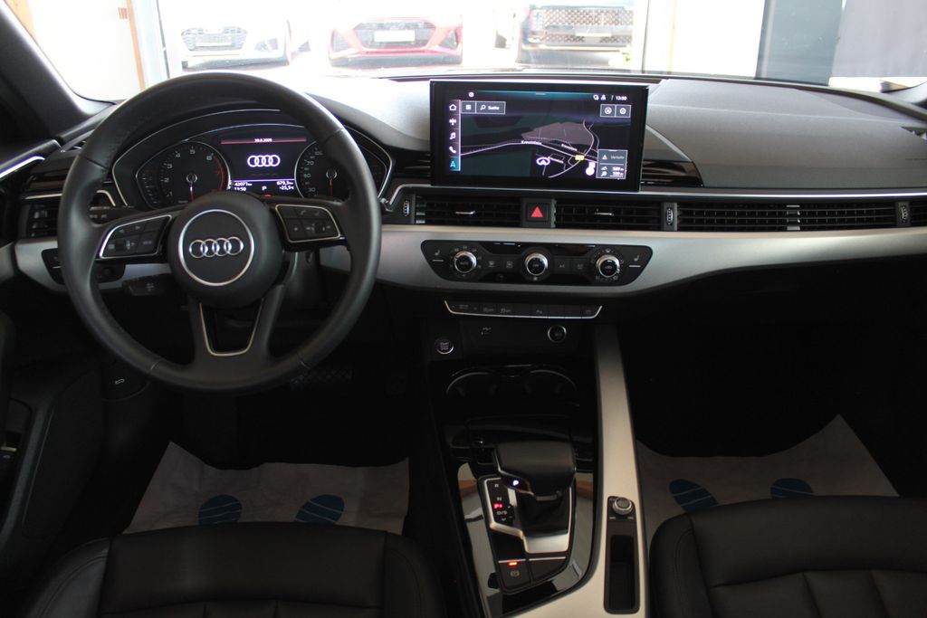 Audi A4 2023 г. Чёрный, пробег 42000 км