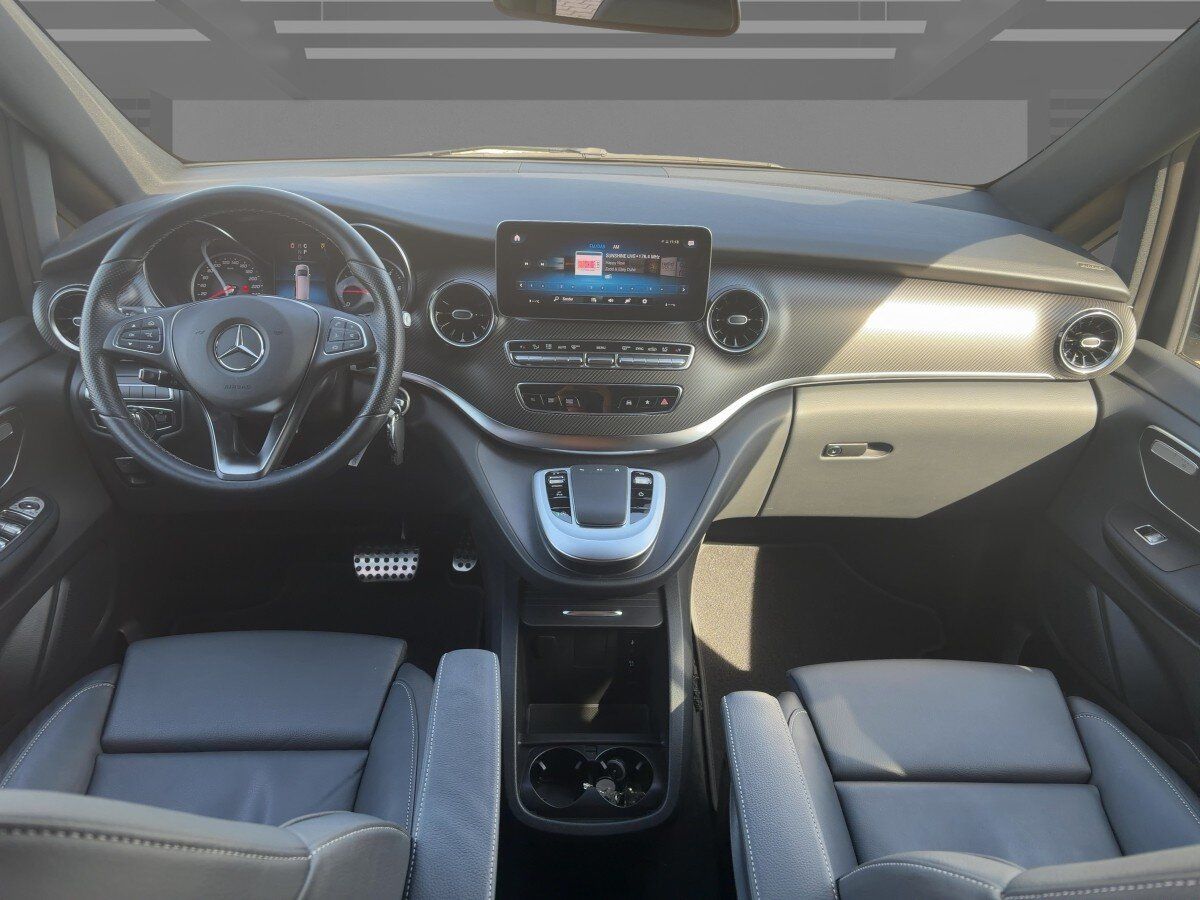 Mercedes-Benz V 300 2023 г. Серый, пробег 55102 км