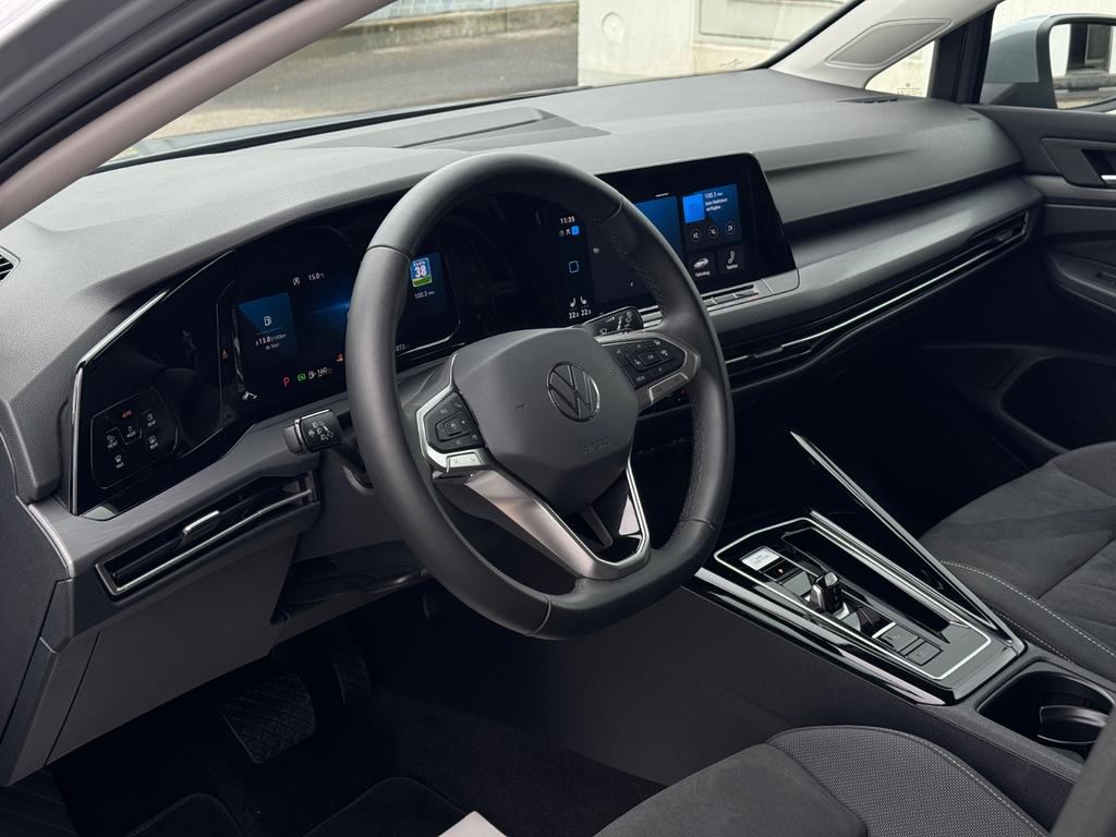 Volkswagen Golf 2024 г. Серый, пробег 47989 км
