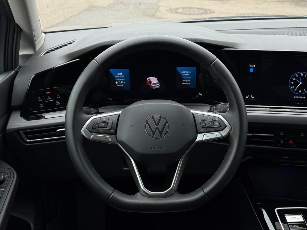 Volkswagen Golf 2024 г. Серый, пробег 47989 км