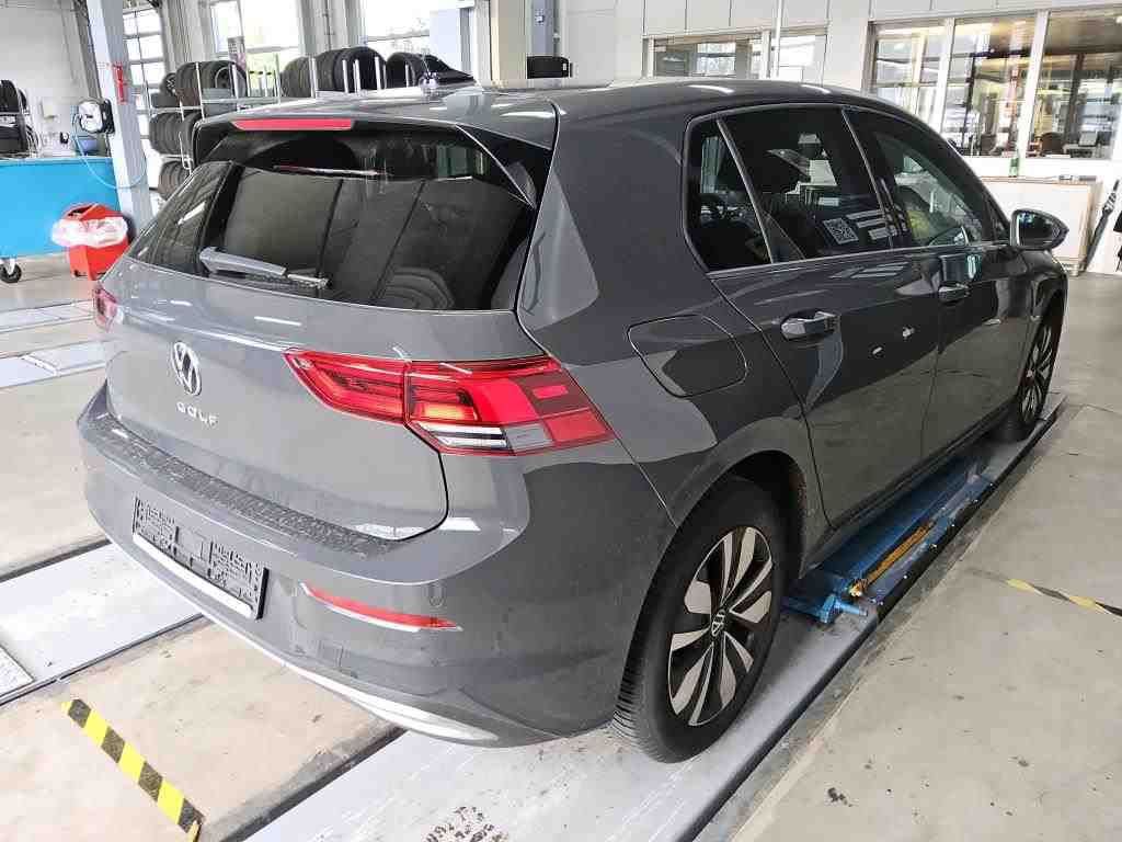 Volkswagen Golf 2024 г. Серый, пробег 21958 км